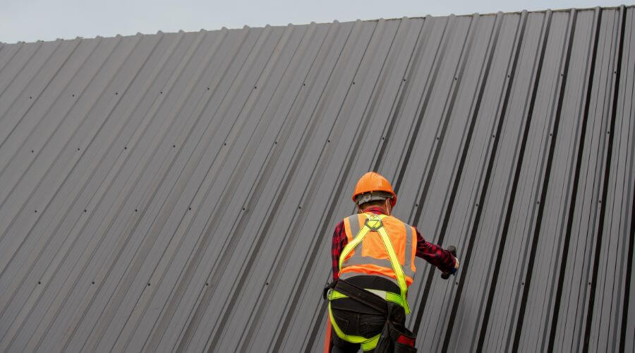 Professional gutter cleaning in Stanton, NE